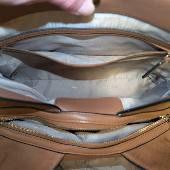Calvin Klein Brown Leather Shoulder Bag - Picture 3 of 7